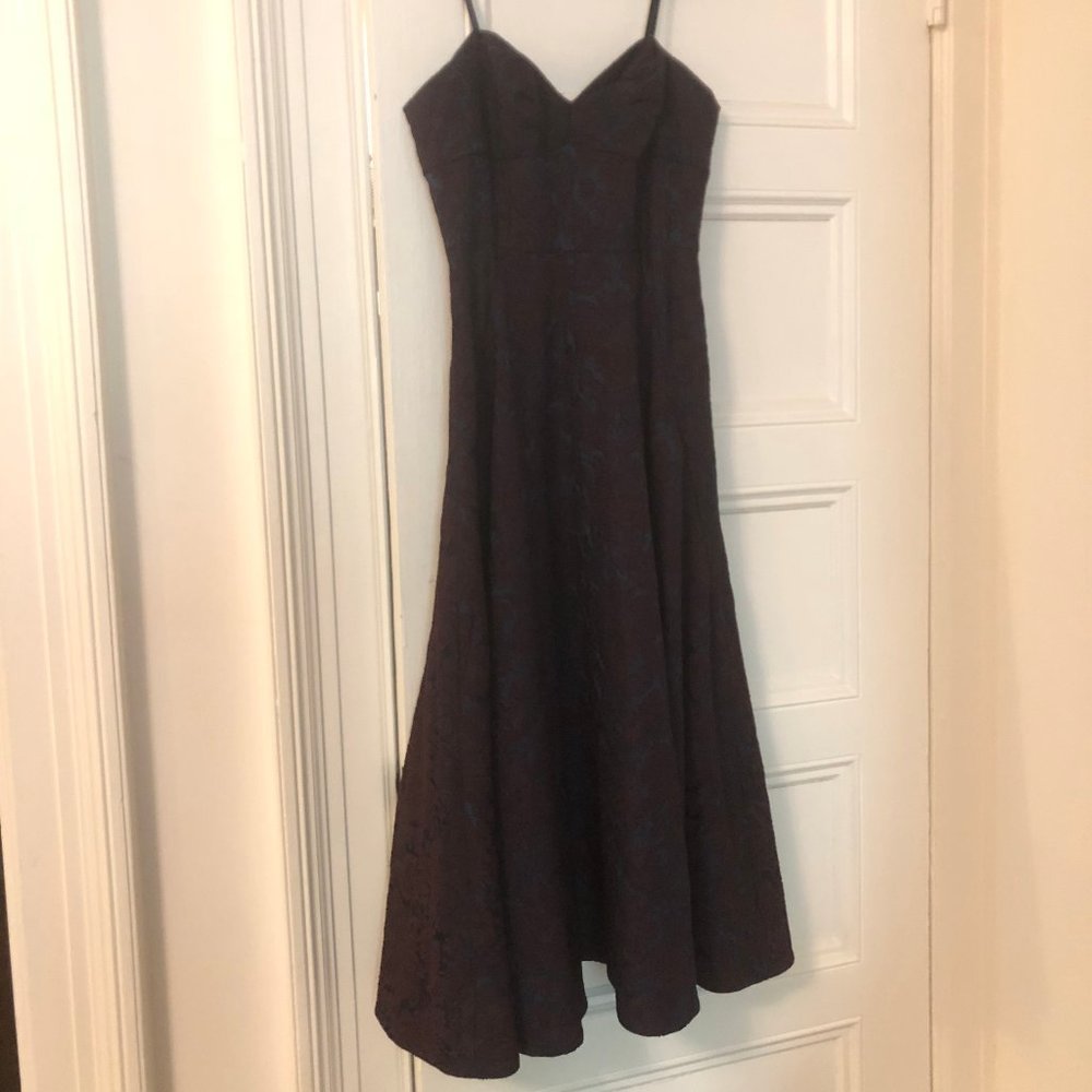 Elegant Purple Midi Dress - Picture 2 of 4